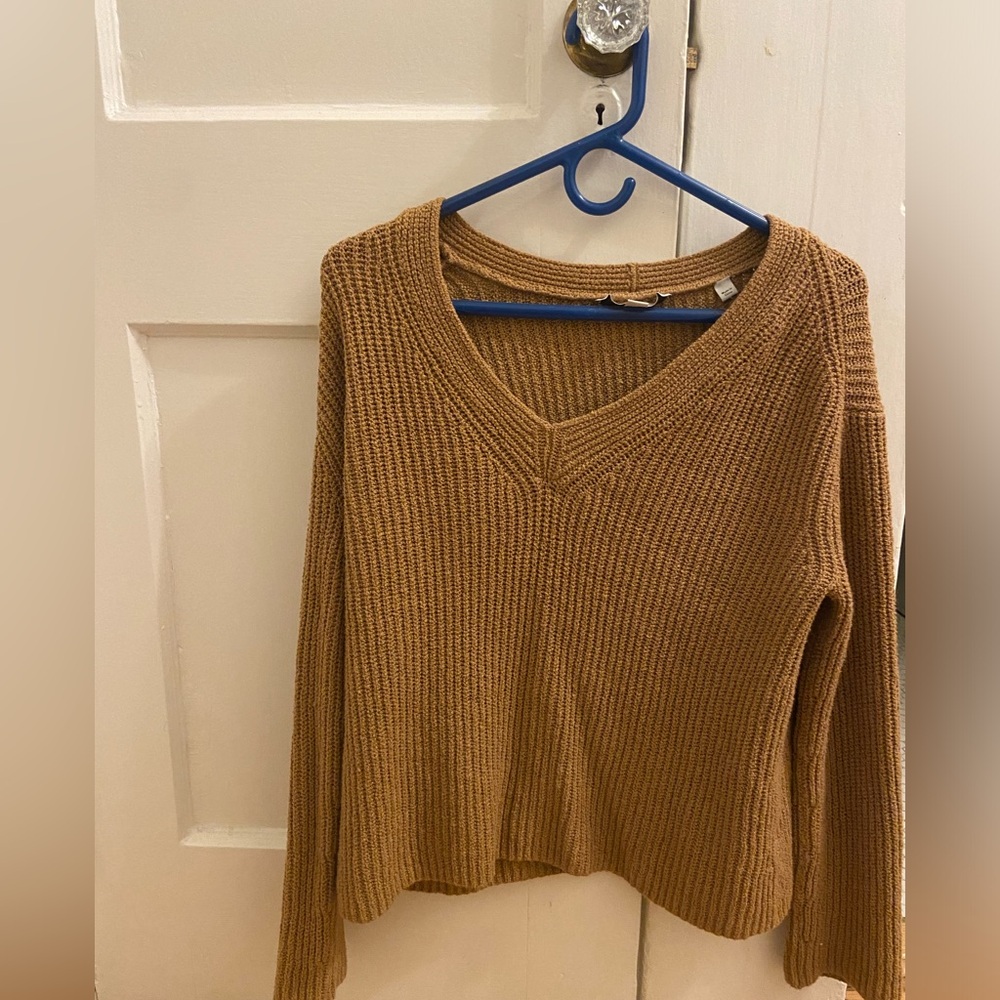 Brown knit v-neck sweater by Vince